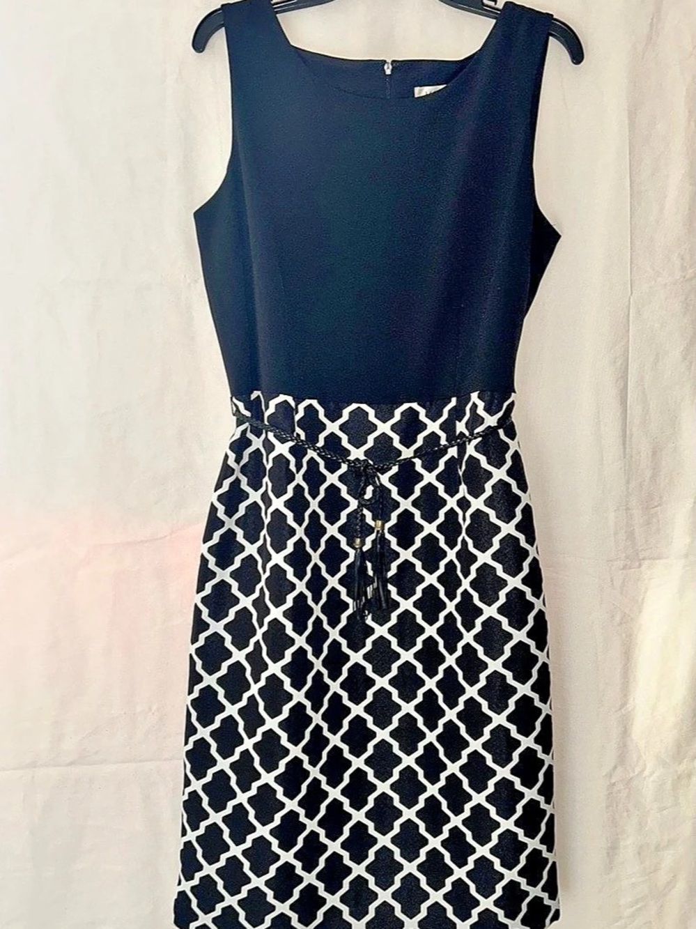 Kasper Sleeveless geometric print mini dress Geometric Mini Dress in Black &